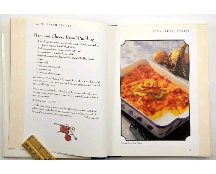 Grandma’s Classic Recipes 2000 Hard Cover -126 pages Cooking, Baking #B56