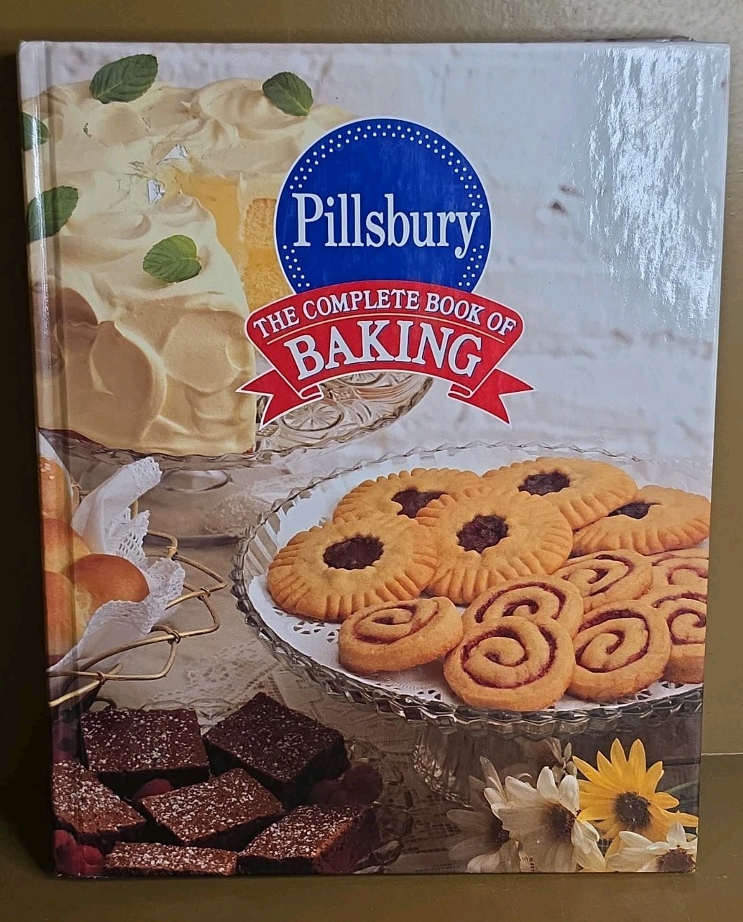 Complete Book of Baking Pillsbury Cookbook 1993 Hardcover 512 Pages Of Recipes