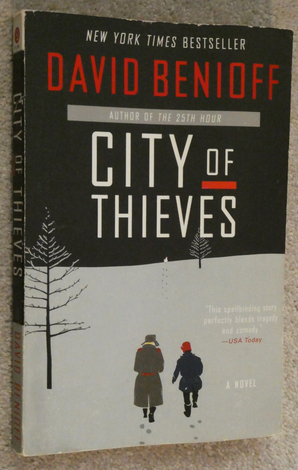 City of Thieves Book David Benioff First Plume Printing Embossed Cover Novel