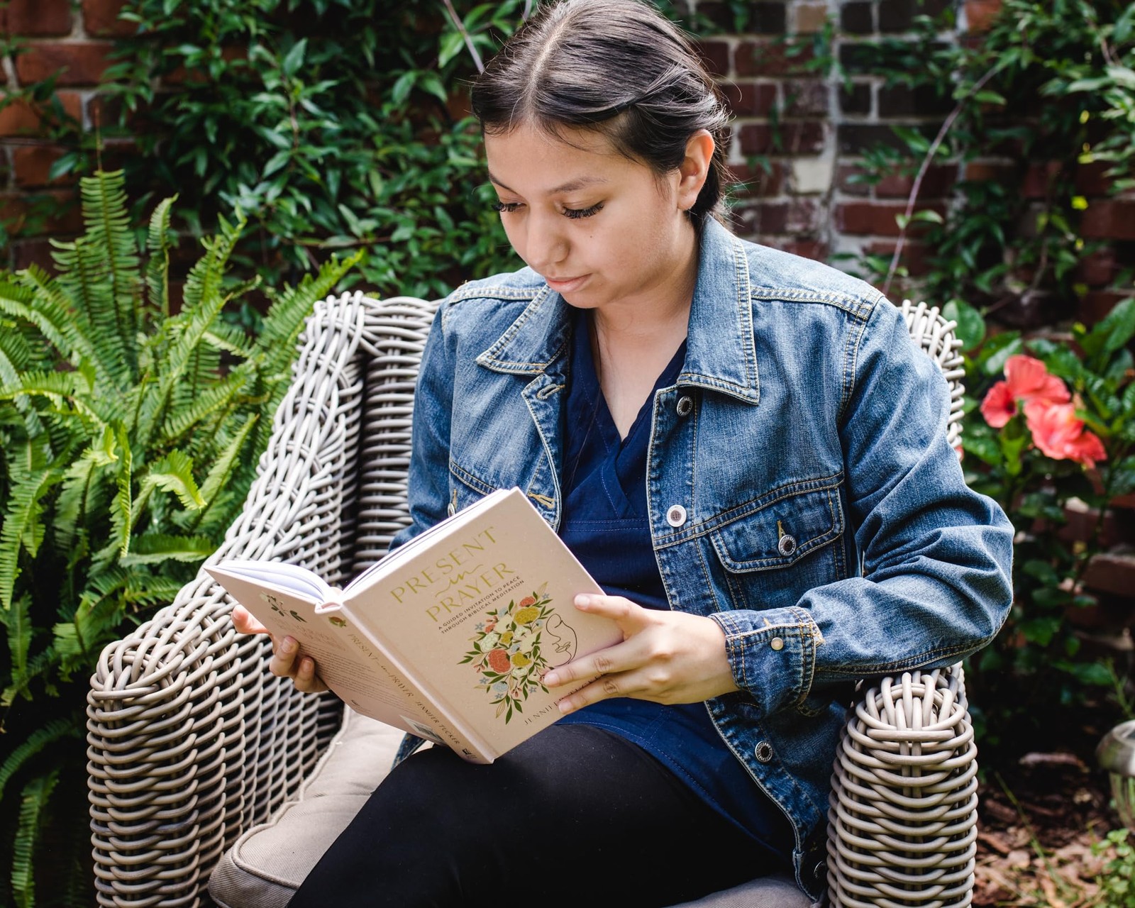 Present in Prayer: A Guided Invitation to Peace Through Biblical Meditation…