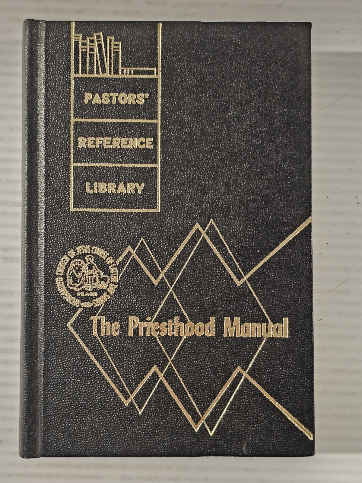 The Priesthood Manual/Pastors Reference Library, HC 1972, RLDS Church. Row 30.