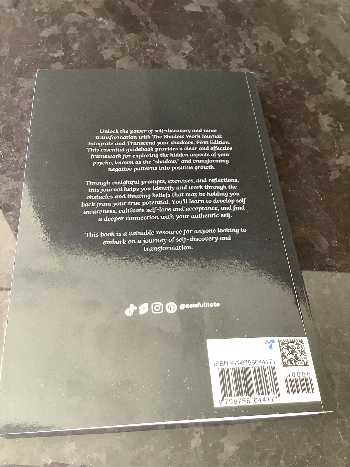 The Shadow Work Journal: A Guide to Integrate and Tran..Paperback