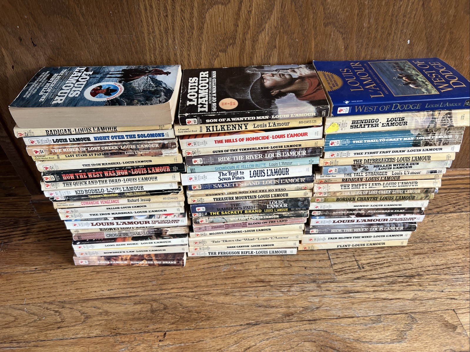 LOUIS L’AMOUR Western Paperbacks Novels Lot of 54