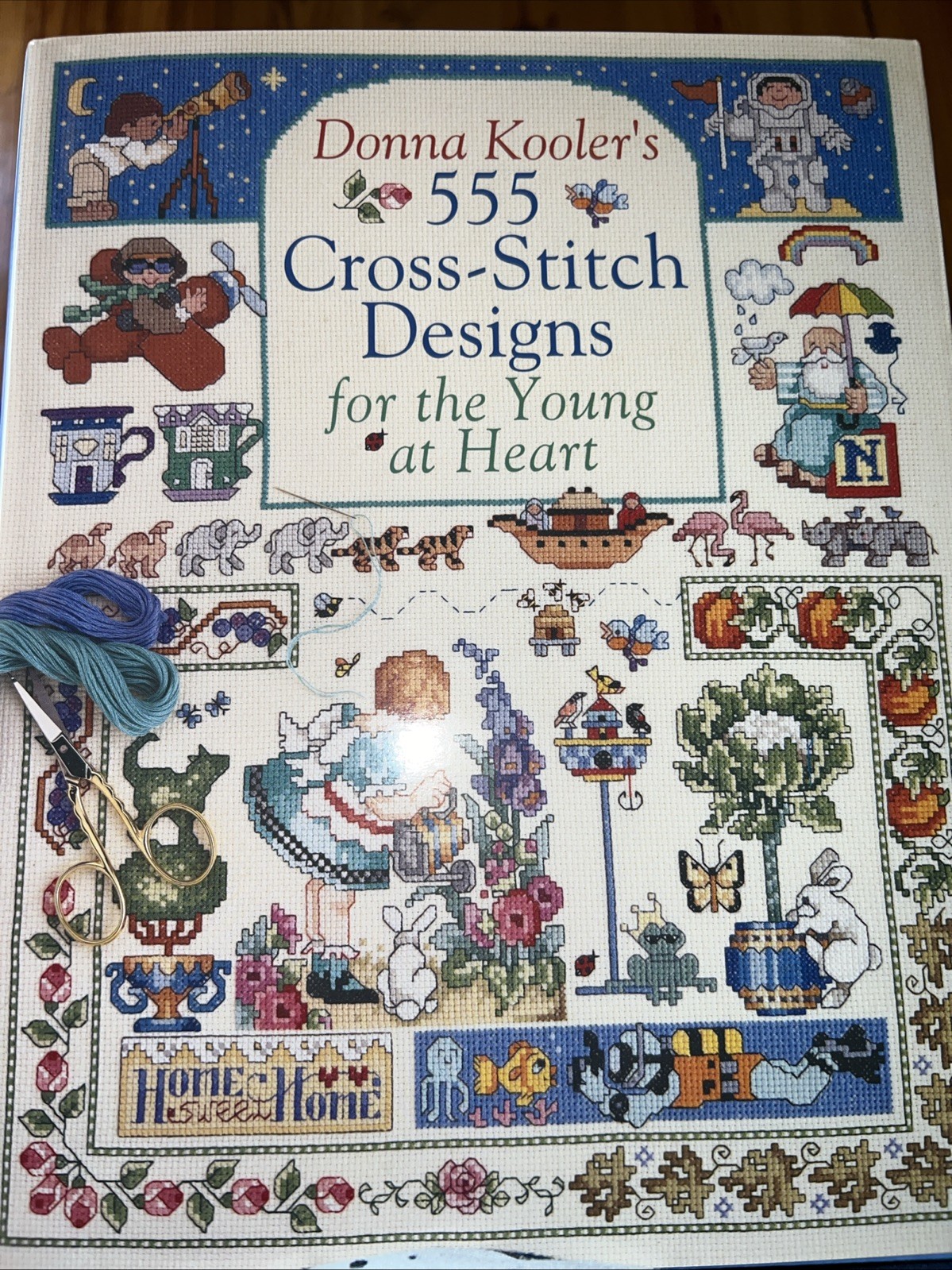 555 Cross-Stitch Designs for the Young at Heart by Donna Kooler 2001