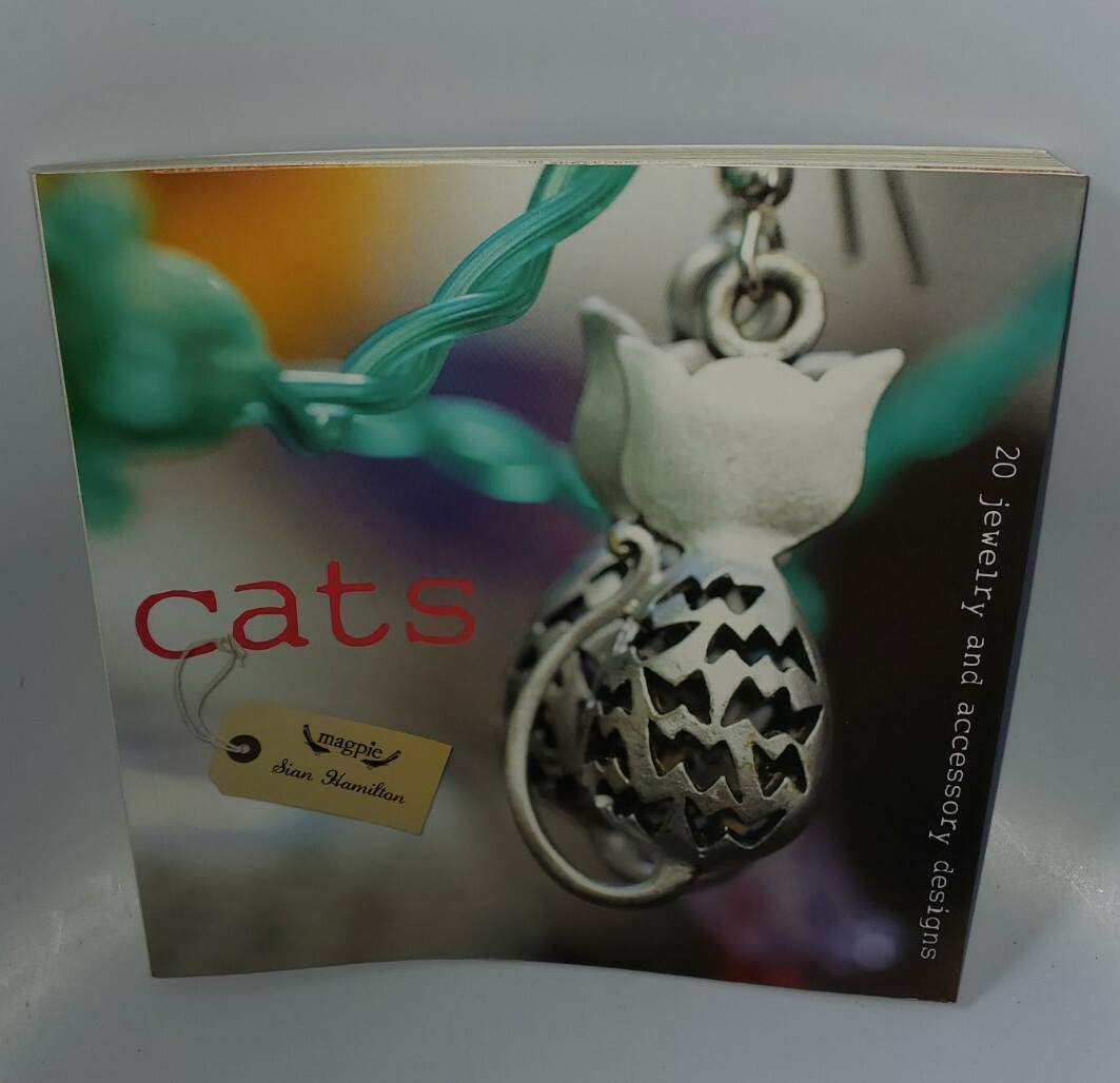 Cats: 20 Jewelry and Accessory Designs (Paperback or Softback)!