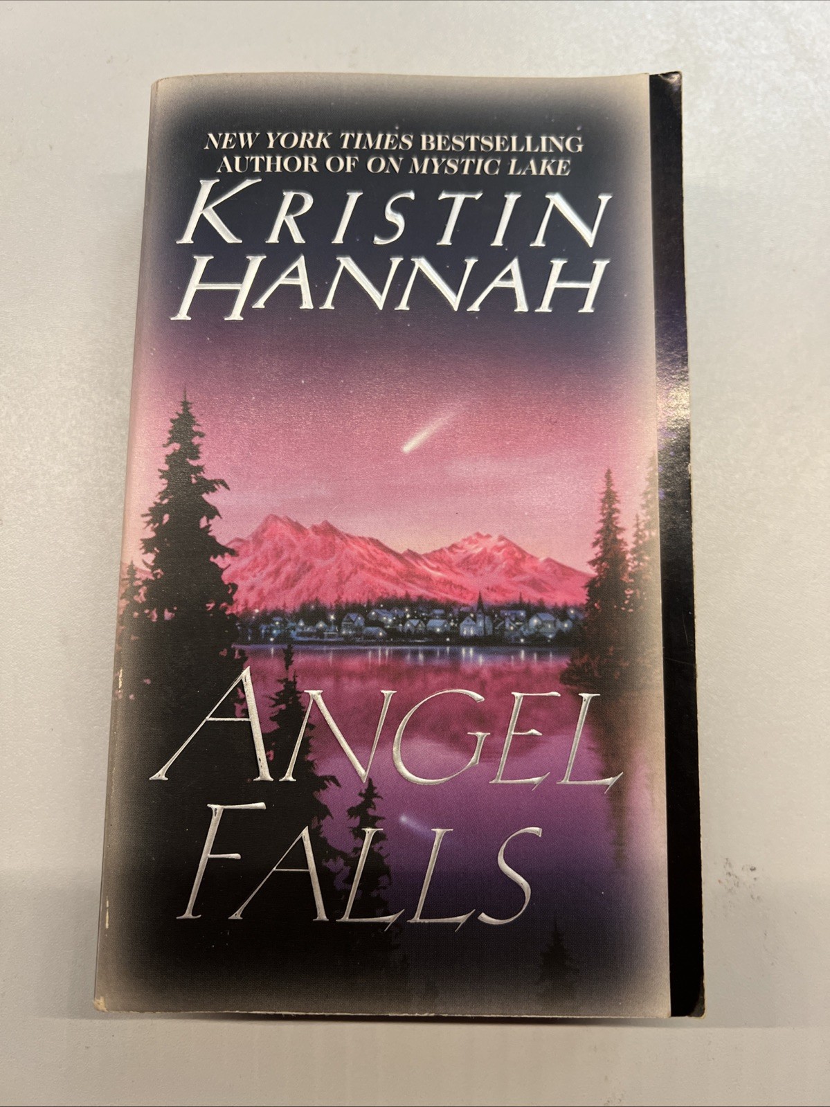 Angel Falls : A Novel by Kristin Hannah (2001, Mass Market)