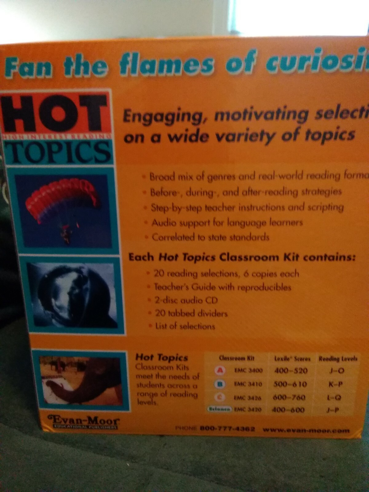Hot Topic High Interest Reading Classroom Kit with Teachers Guide and CDs