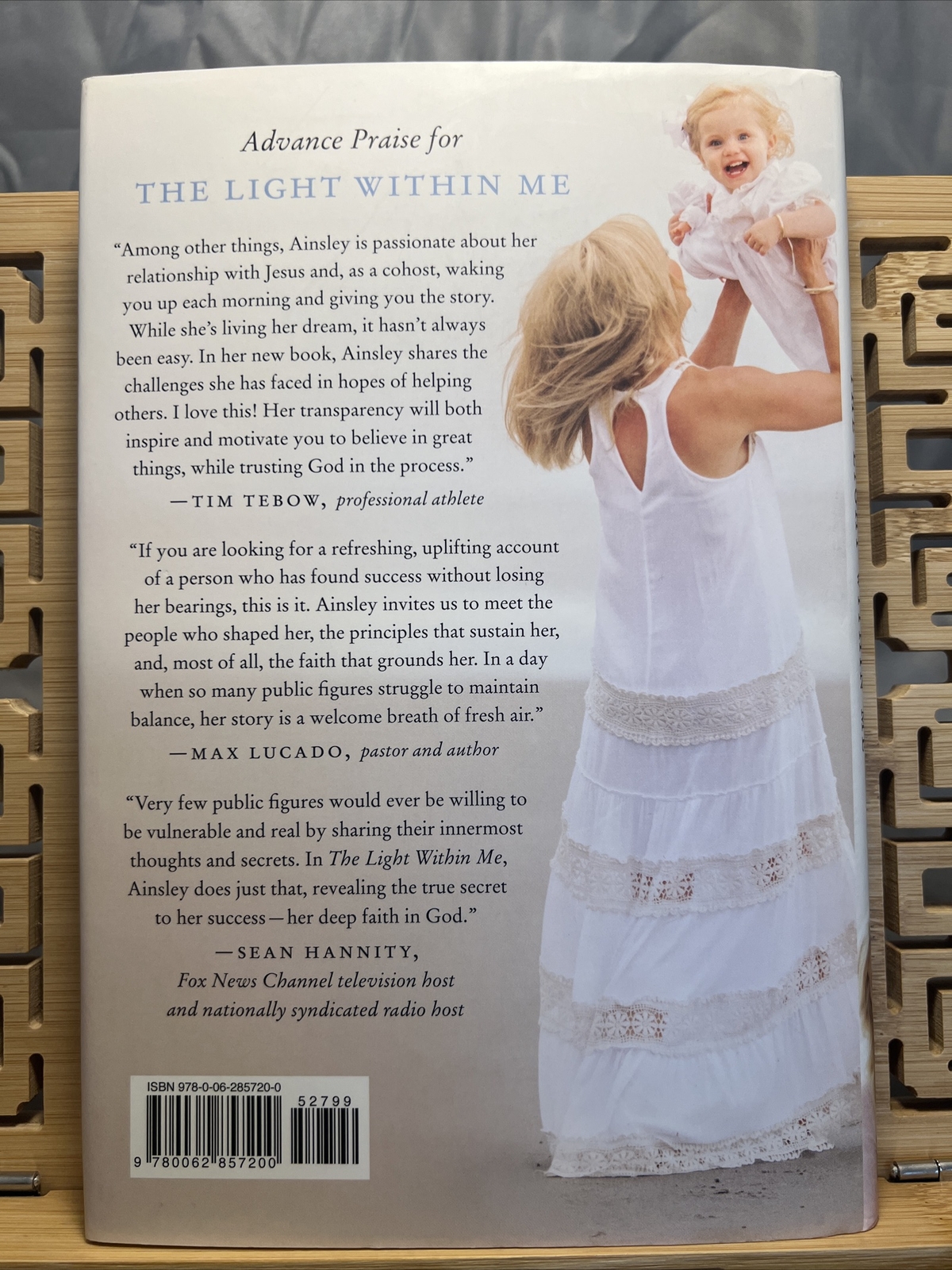 The Light Within Me by Ainsley Earhardt – SIGNED 1st Ed HC DJ B&N Exclusive 2018