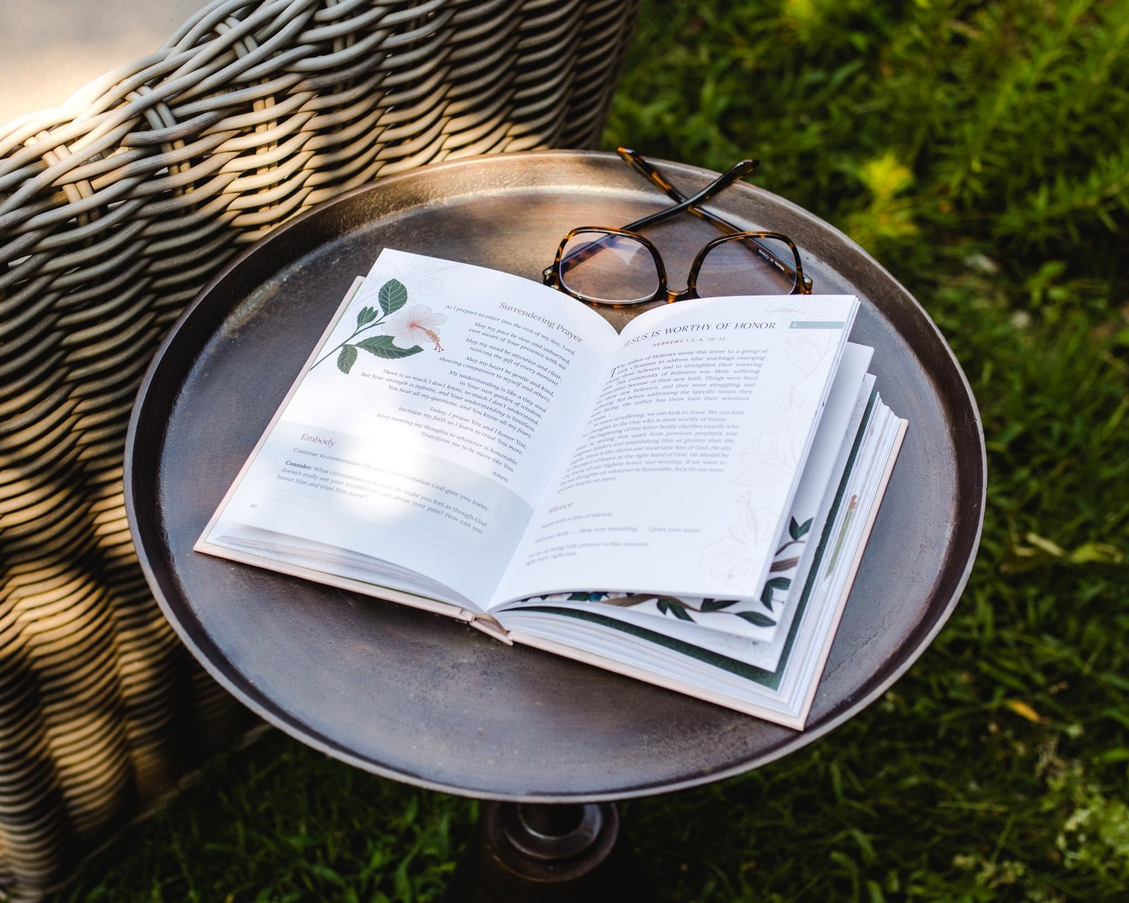 Present in Prayer: A Guided Invitation to Peace Through Biblical Meditation…