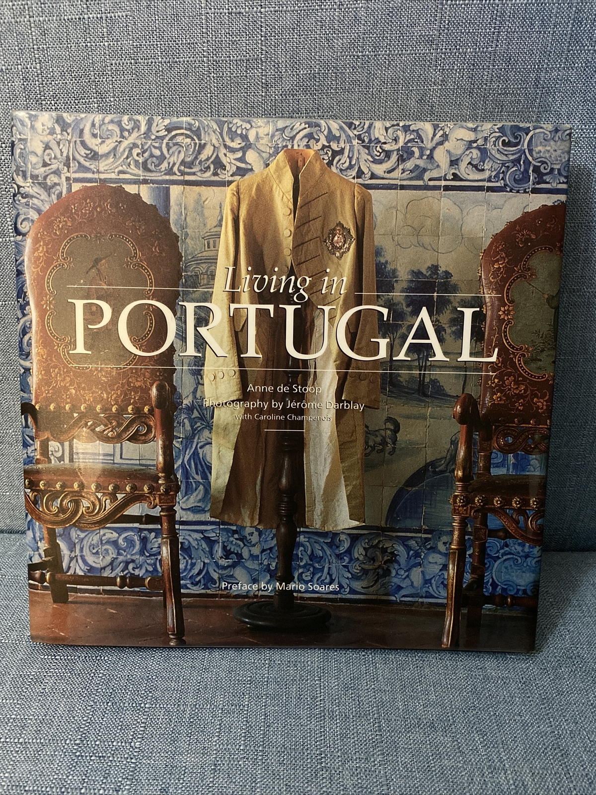 LIVING IN PORTUGAL By De Anne Stoop 255 PAGES HC DJ FREE SHIPPING 1995