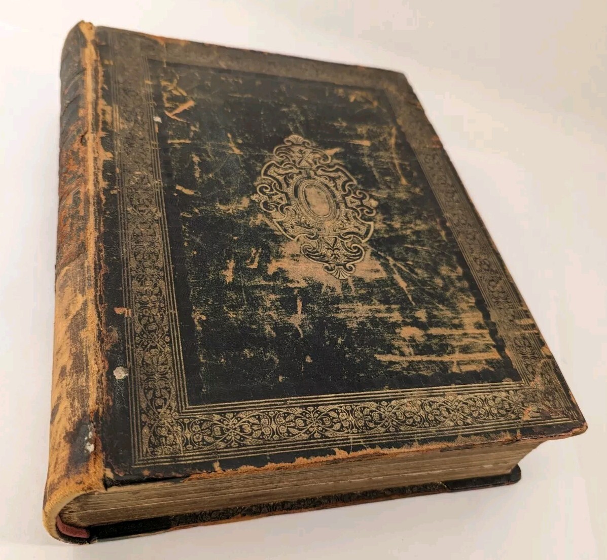 The Pilgrim’s Progress John Bunyan’s Works Antique 1868 Leather Book Illustrated