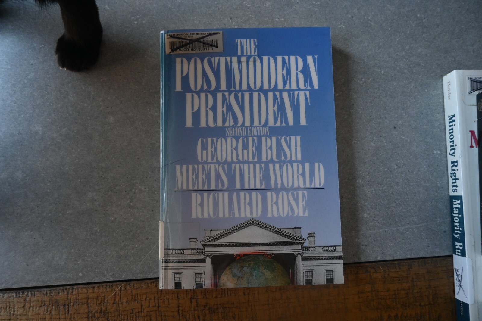 The Postmodern President (American Politics Series) – Paperback – GOOD