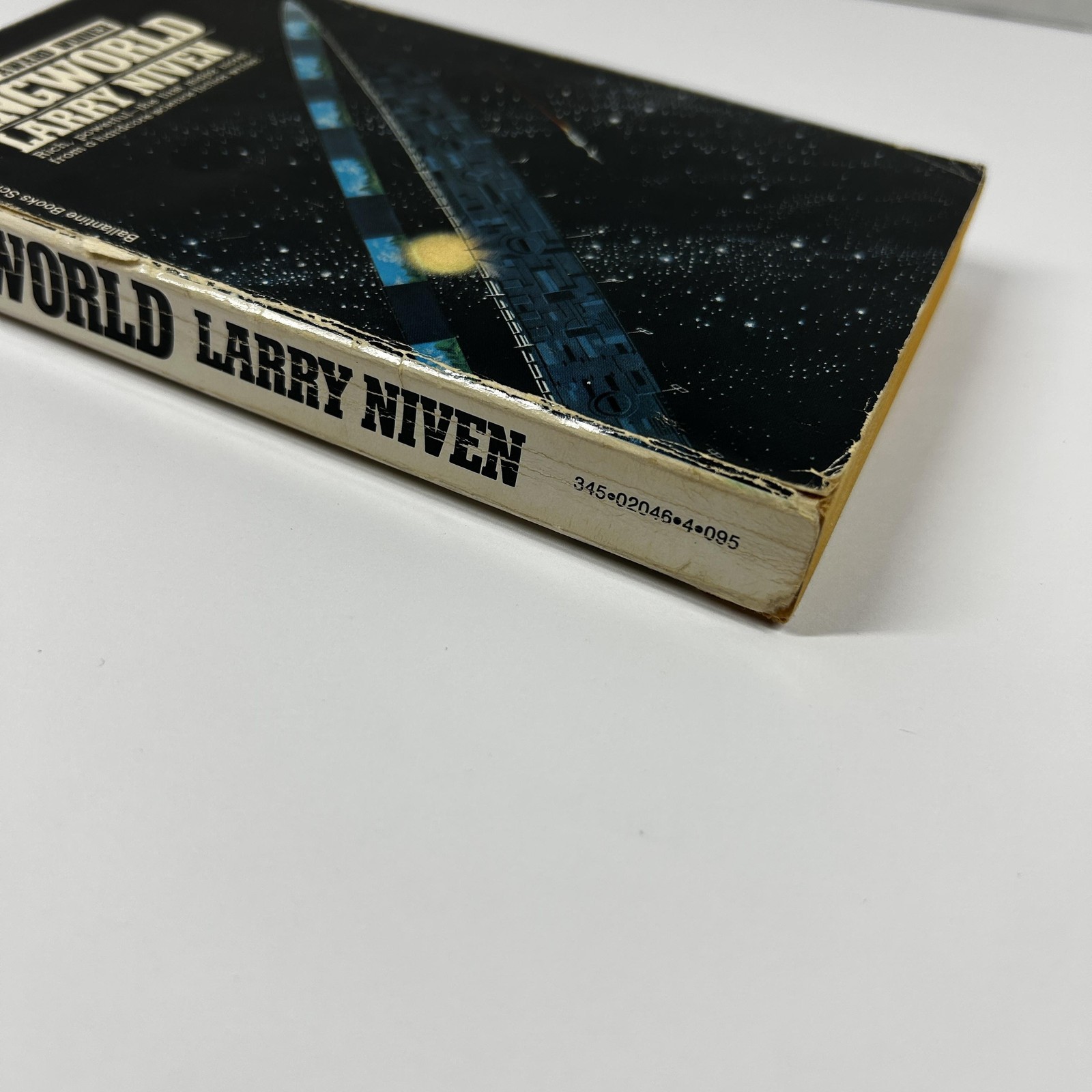Vintage 1971 Ringworld Larry Niven Sci-Fi Paperback Ballantine Books USA