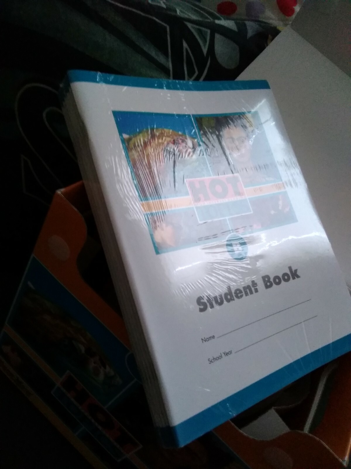 Hot Topic High Interest Reading Classroom Kit with Teachers Guide and CDs