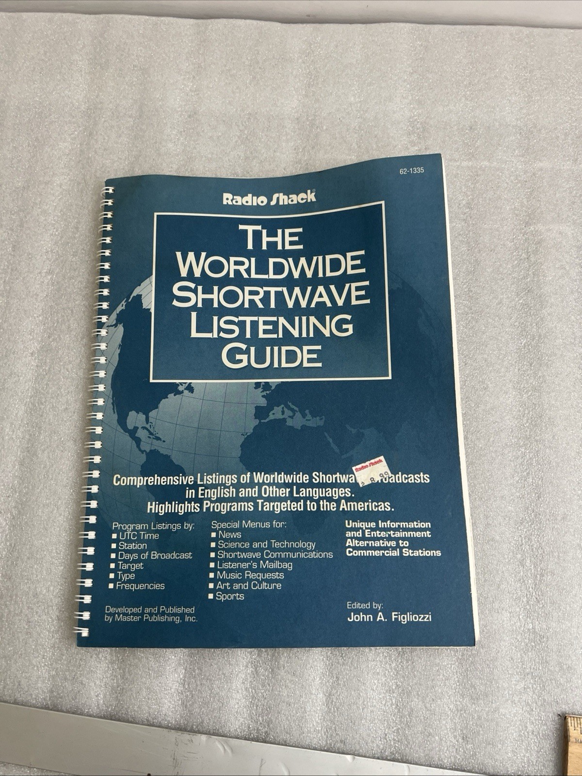 Radio Shack The Worldwide Shortwave Listening Guide Book 112 Pages Vtg 1966