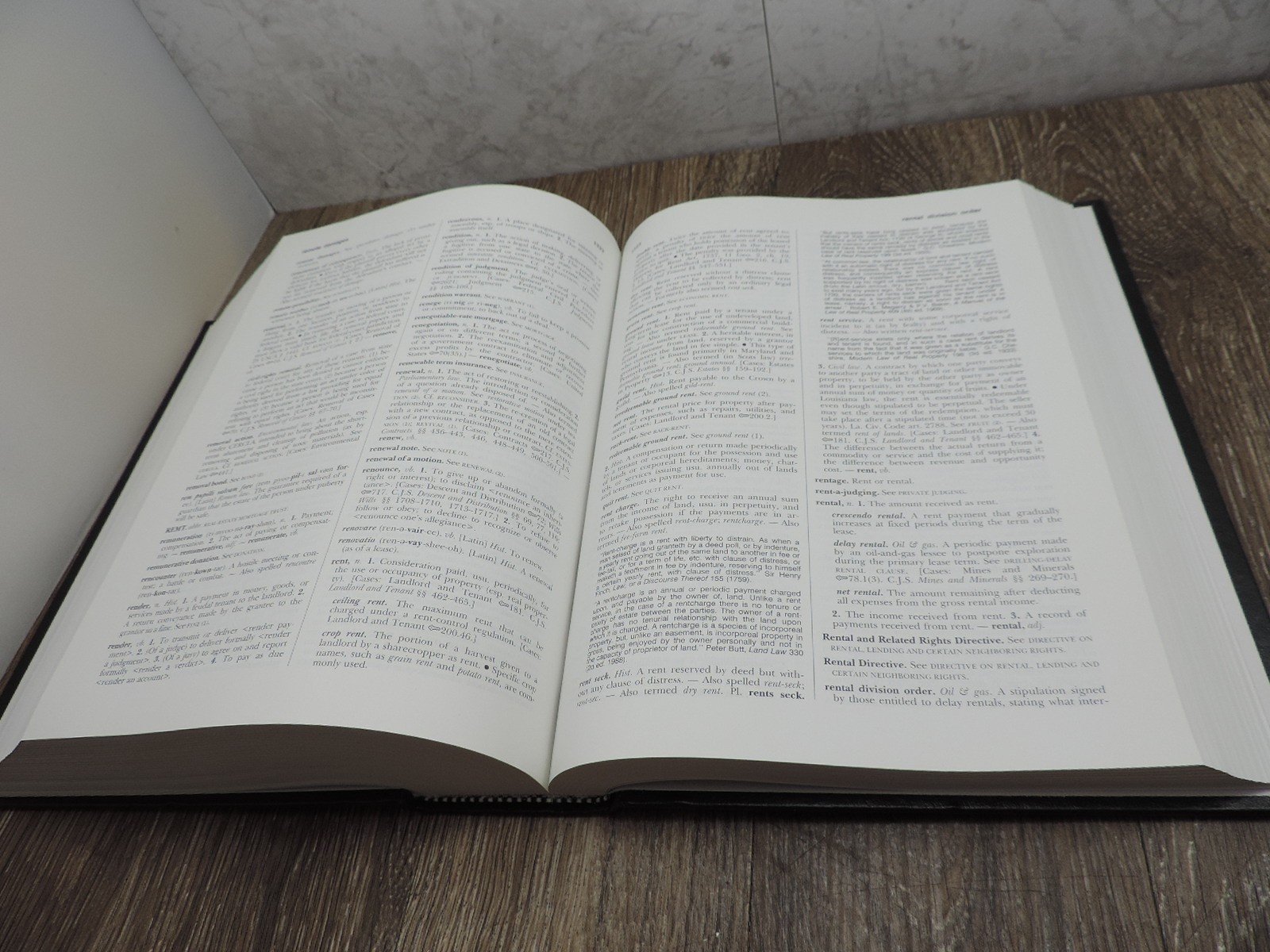 Black’s Law Dictionary Eight Edition 2004 Former Library Book