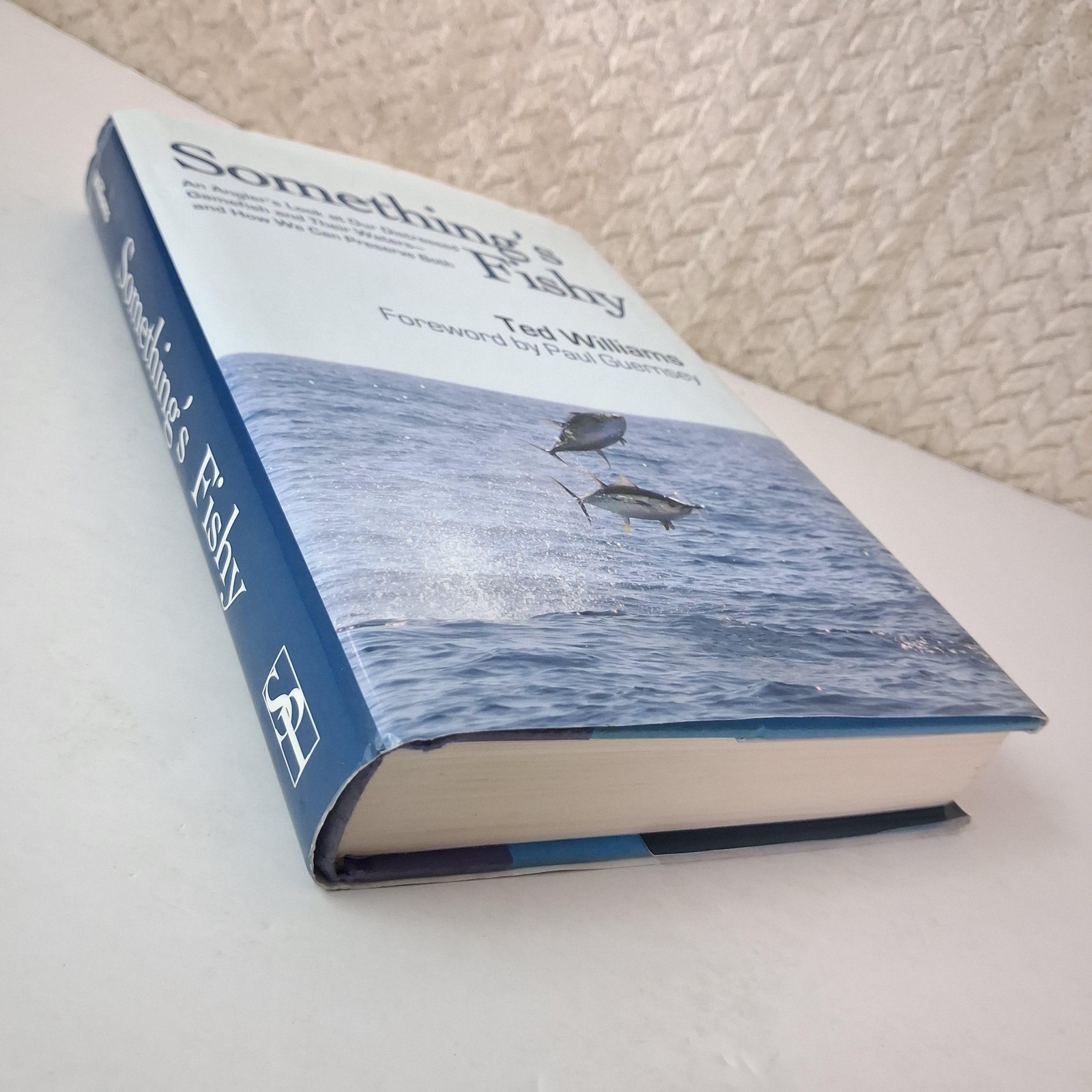 Something’s Fishy Ted Williams Paul Guernsey Skyhorse Blue HC DJ 2007 USA