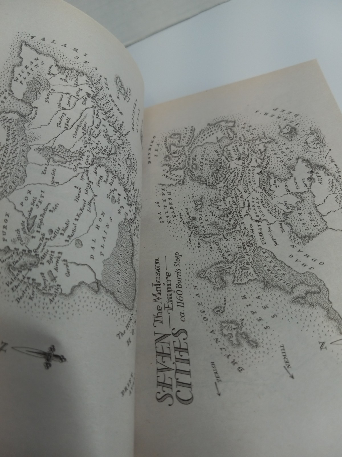 The Bonehunters (Malazon-PB) By Steven Erikson