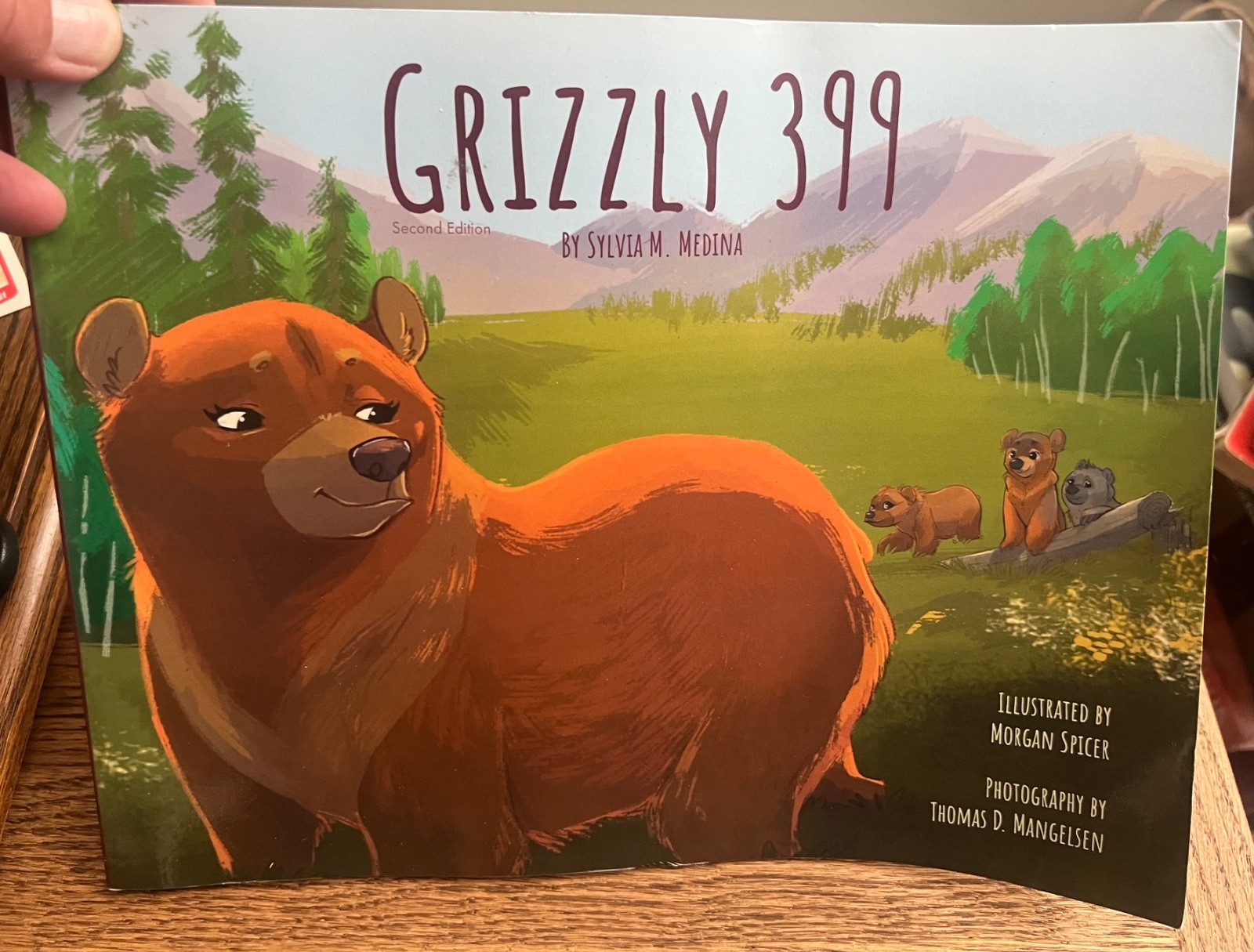 GRIZZLY 399 THE STORY OF A REMARKABLE BEAR BY SYLVIA M. MEDINA children’s Book