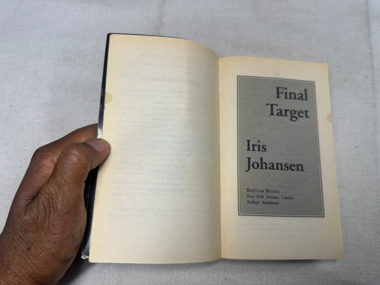 Final Target Iris Johansen 2002 Mass Market Paperback Bantam Books Thriller