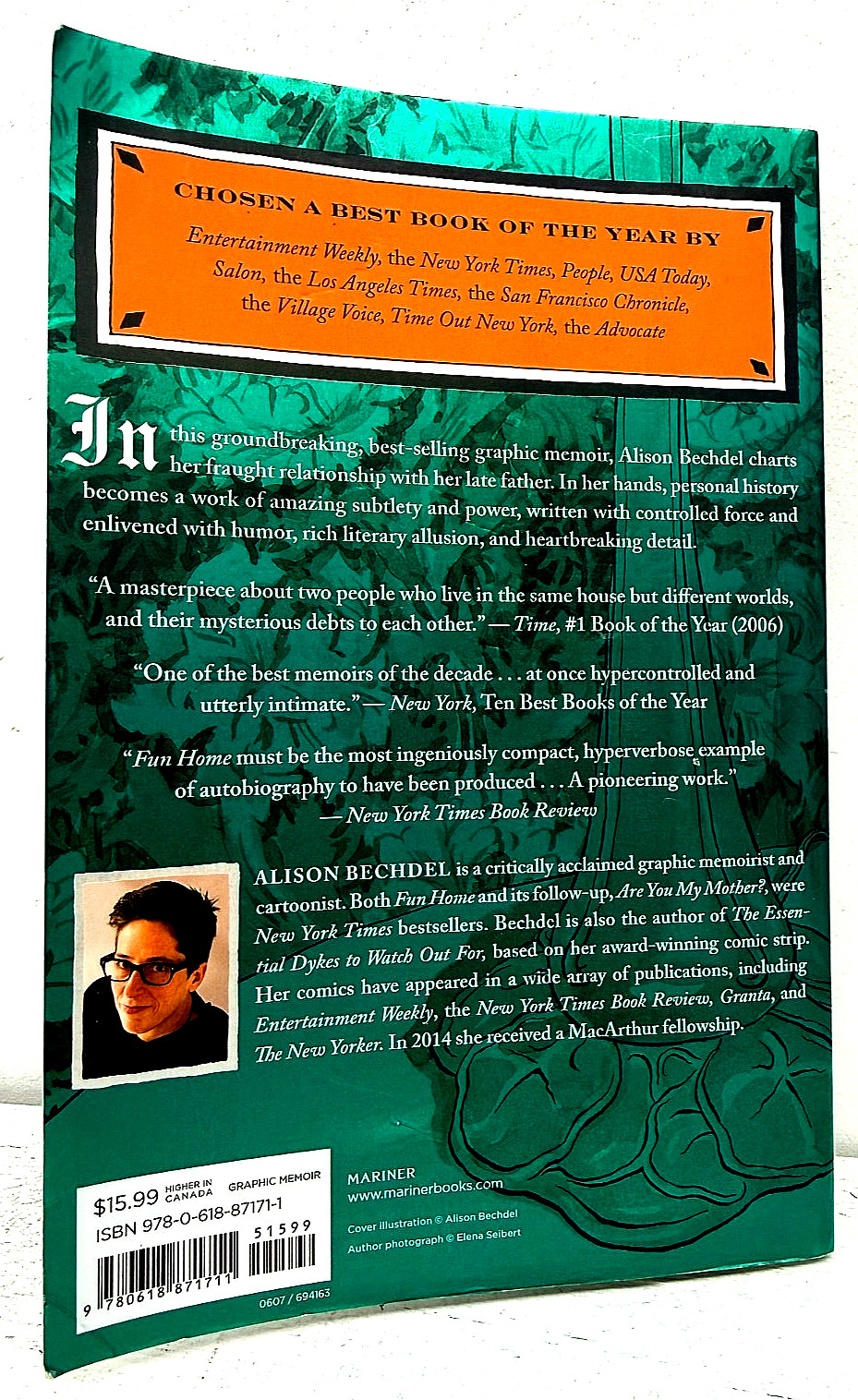 Alison Bechdel Fun Home A Family Tragicomic 2007 Paperback Graphic Memoir