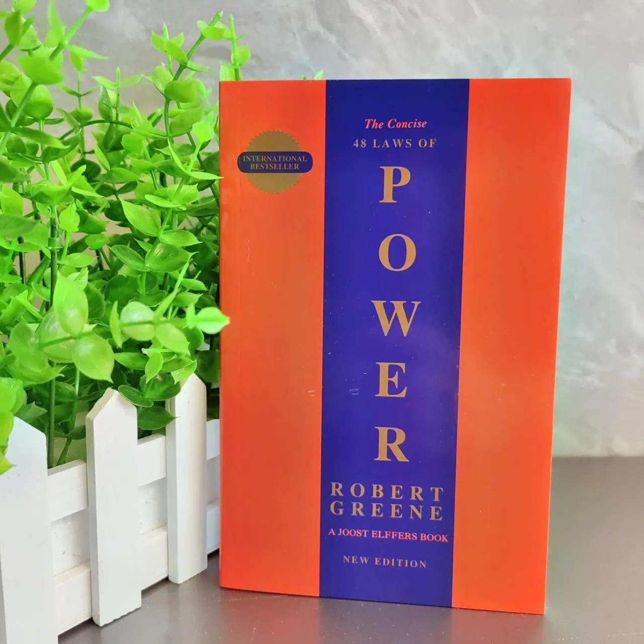 The 48 Laws of Power by Robert Greene (Paperback) –** New Stock Free Shipping**