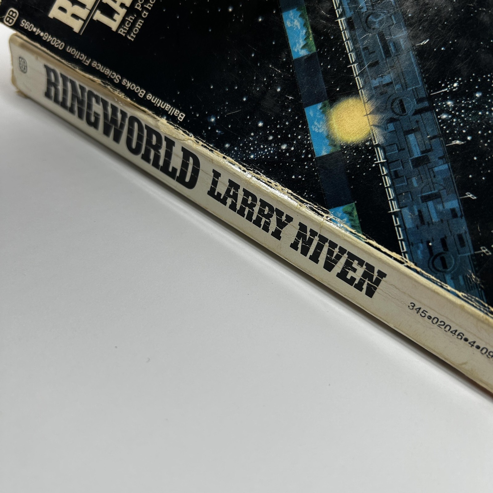 Vintage 1971 Ringworld Larry Niven Sci-Fi Paperback Ballantine Books USA