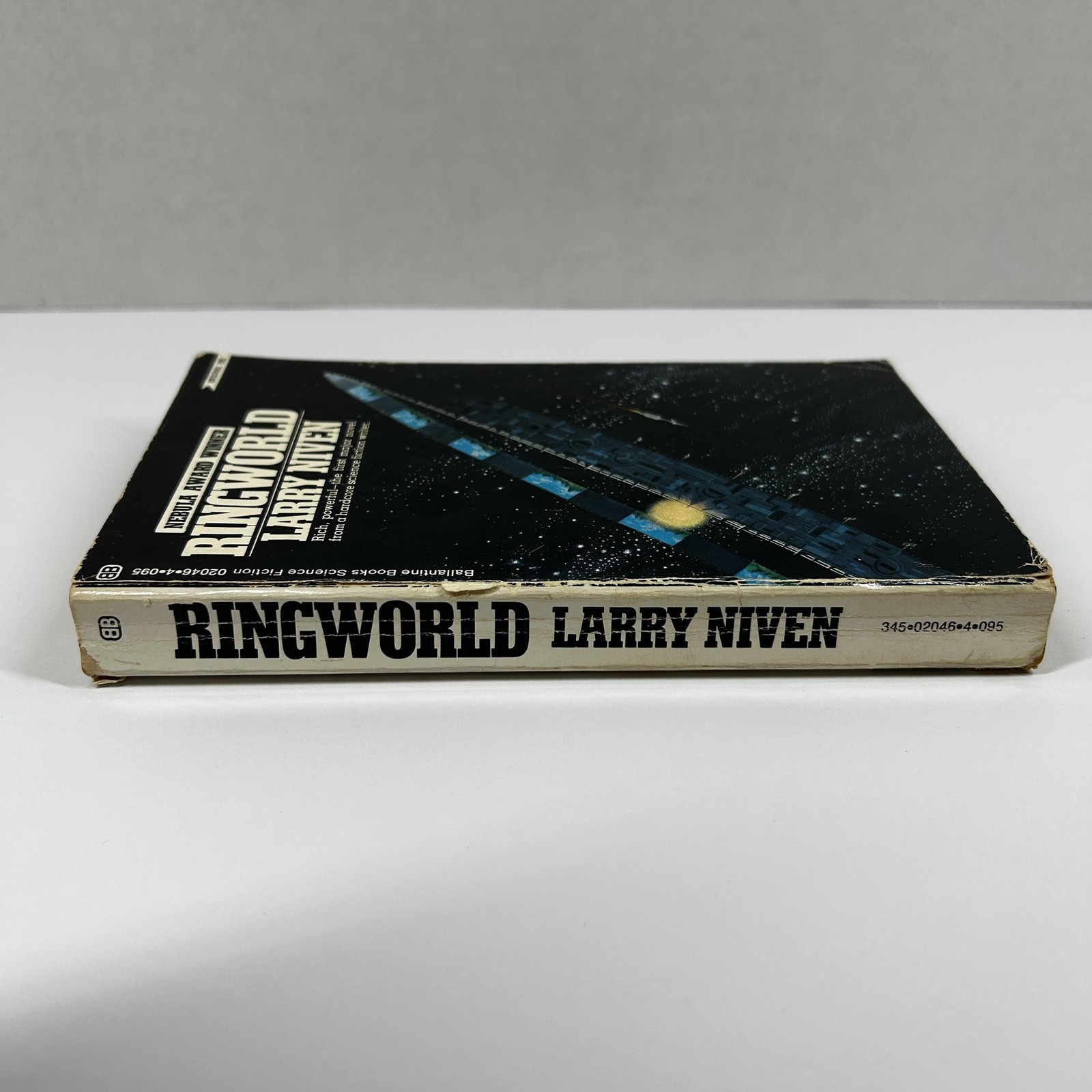 Vintage 1971 Ringworld Larry Niven Sci-Fi Paperback Ballantine Books USA