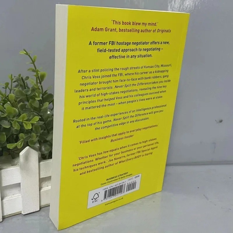 Never Split the Difference By Chris Voss Brand New Paperback – Free Shipping USA